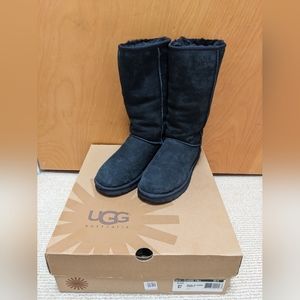SOLD UGG classic tall boots black size 7